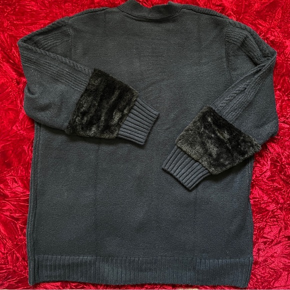 SVW Cable Knit Fur Trimmed Cardigan Sweater - Picture 8 of 14